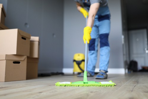 Who Should Pay For The End Of Rental Cleaning Service?